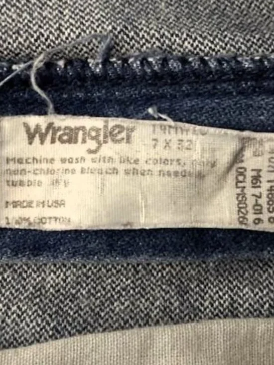 Wrangler High Waisted Distressed Denim Cutoff Shorts Size 7 Made in USA - Picture 8 of 10